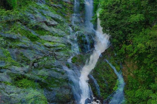 阿维塔“智驾驭冰雪”,极限挑战“专业户”再创纪录